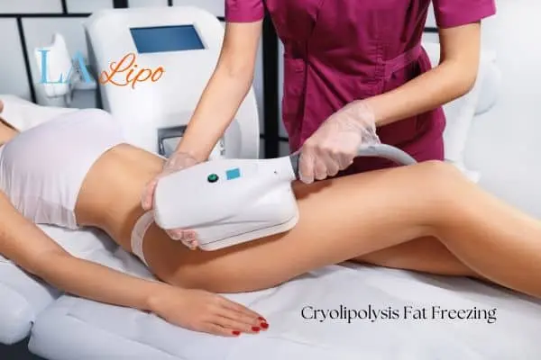 Woman receiving coolsculpting Huntingdon treatment on her thighs